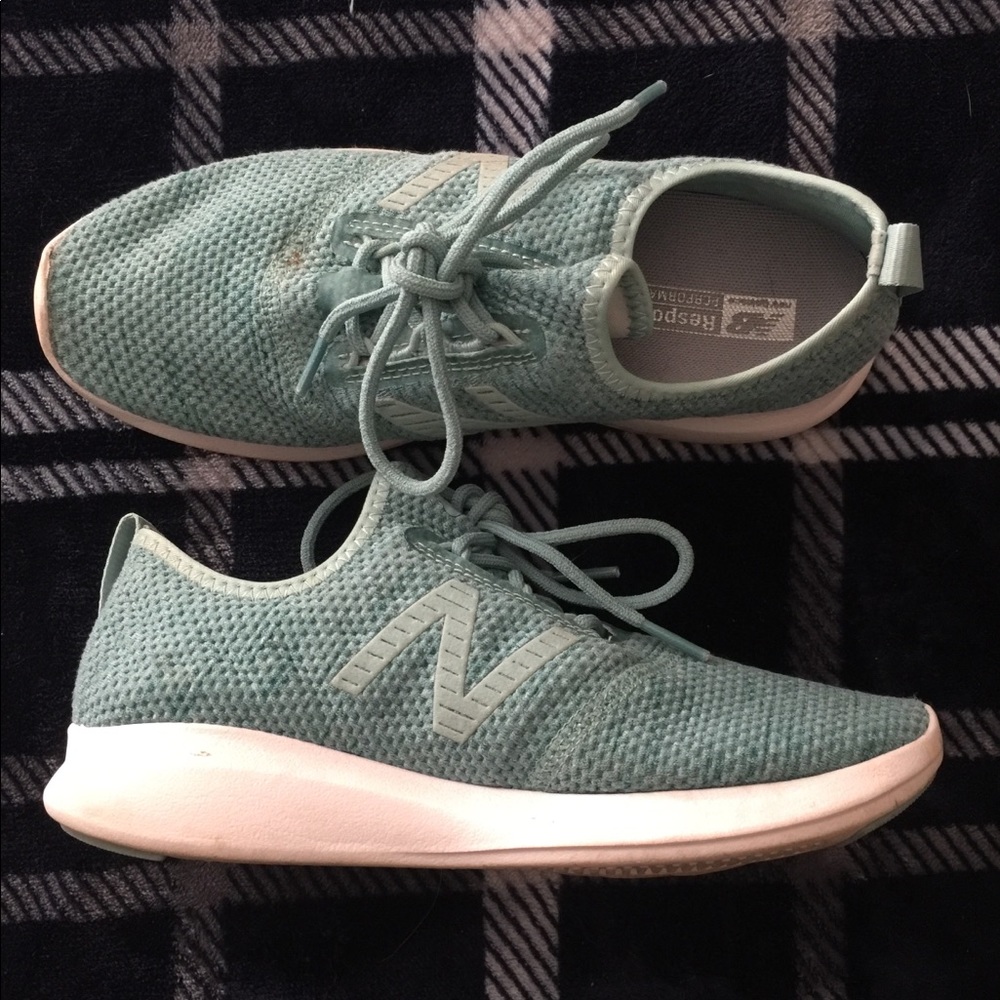 New Balance Tennis Shoes